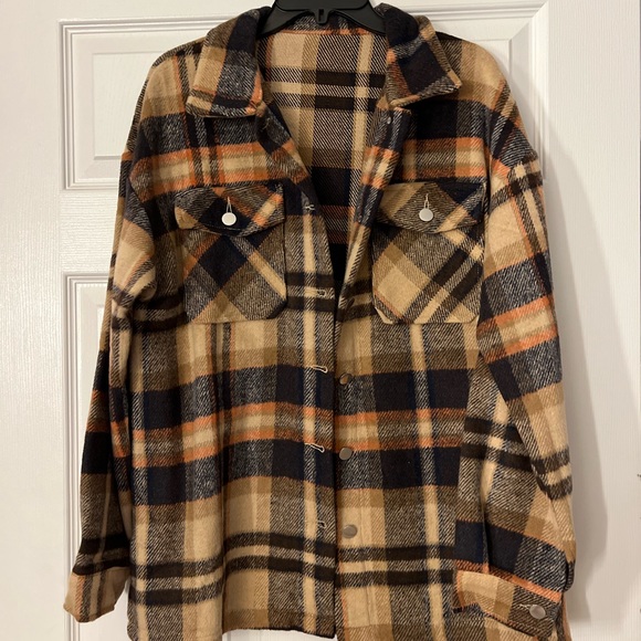 Shacket - Picture 2 of 2